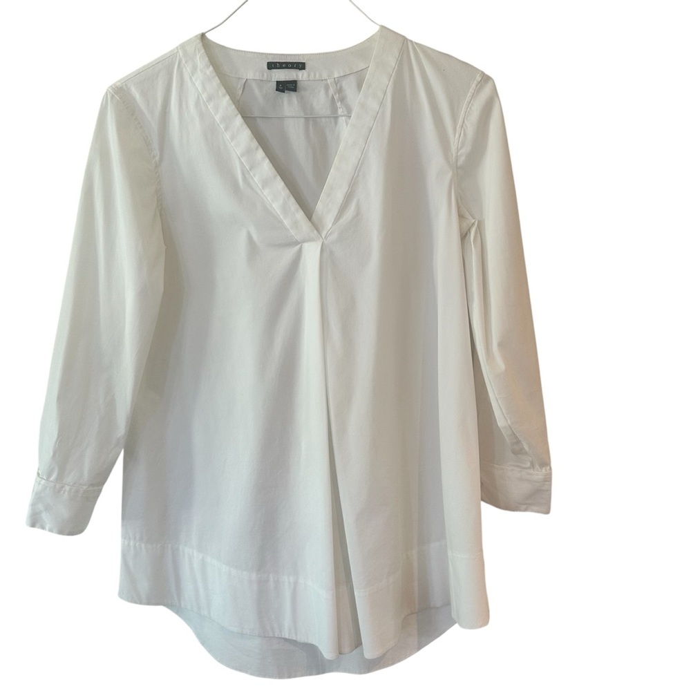 THEORY WHITE COTTON BLEND V-NECK BLOUSE, CURVED HEM , PLEAT AT FRONT SZ TP